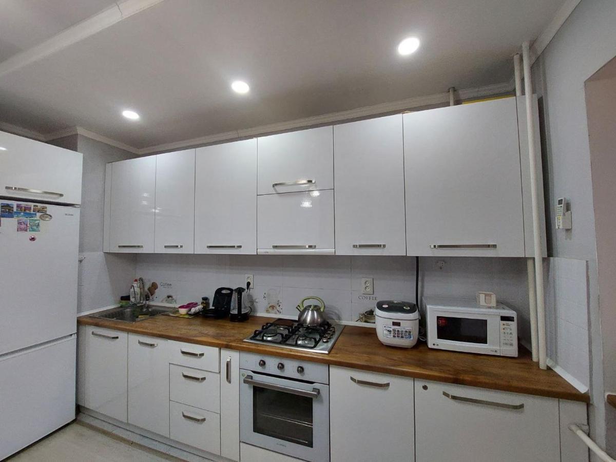 Downtown Homestay Bişkek Dış mekan fotoğraf